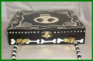 gothiccigarboxpurse5.jpg
