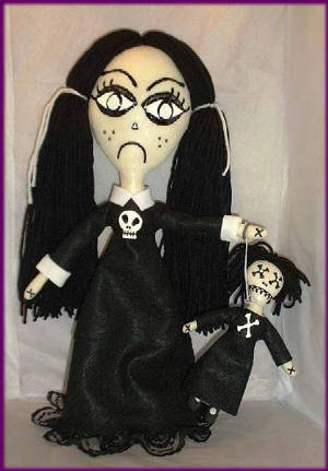 gothicgirlw.hangeddolly2.jpg